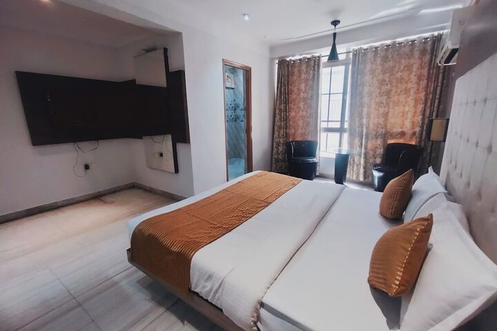Room 17 of 26