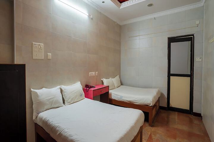 Room 3 of 18