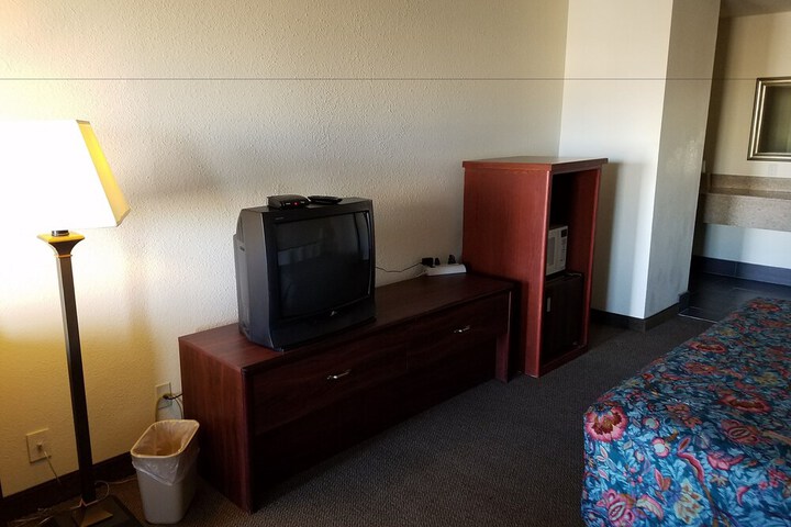 Room 4 of 7