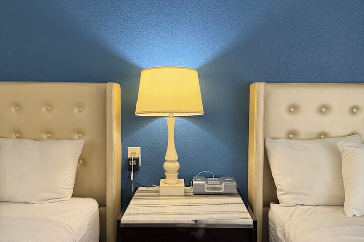 2 Queen Beds (9 of 9)