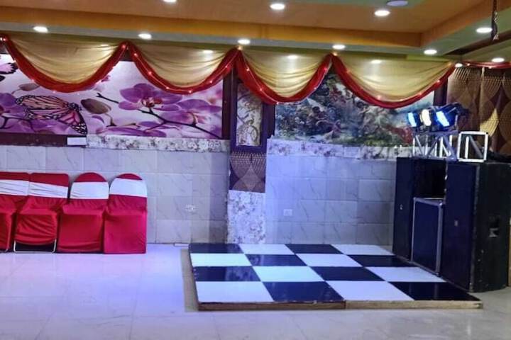 Ballroom/Hall 63 of 77