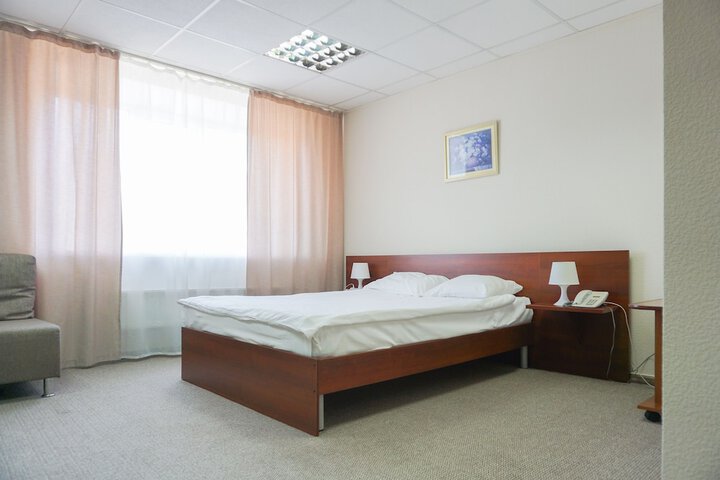 Room 12 of 121