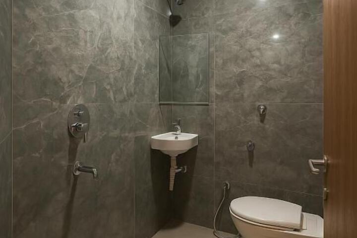 Room 15 of 19