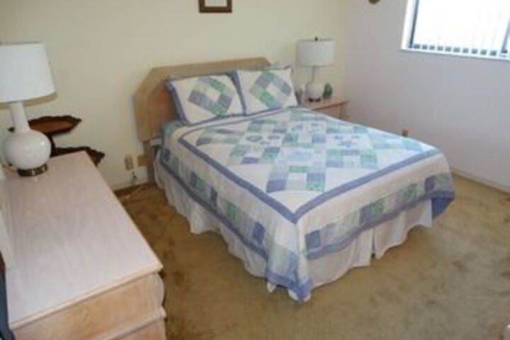 Room 11 of 24