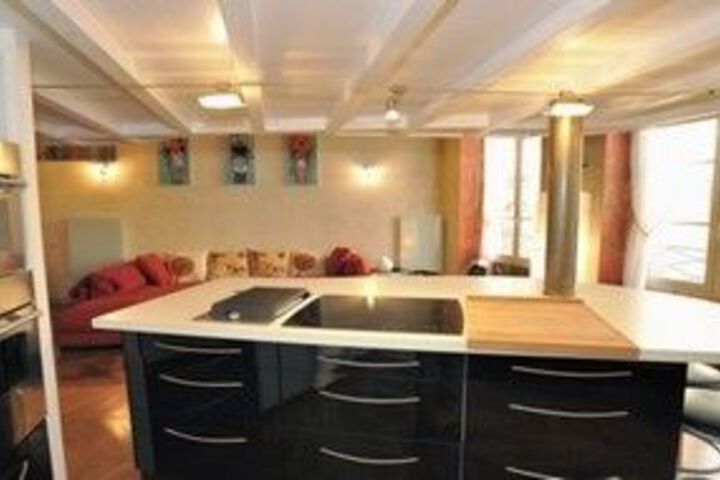 Room 9 of 17