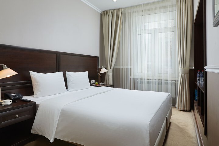 Room 10 of 48
