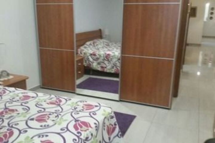 Room 5 of 18