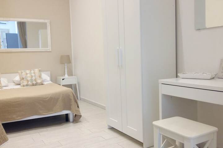 Room 2 of 69