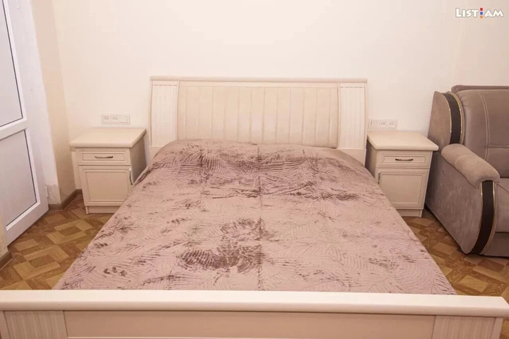 Room 4 of 14