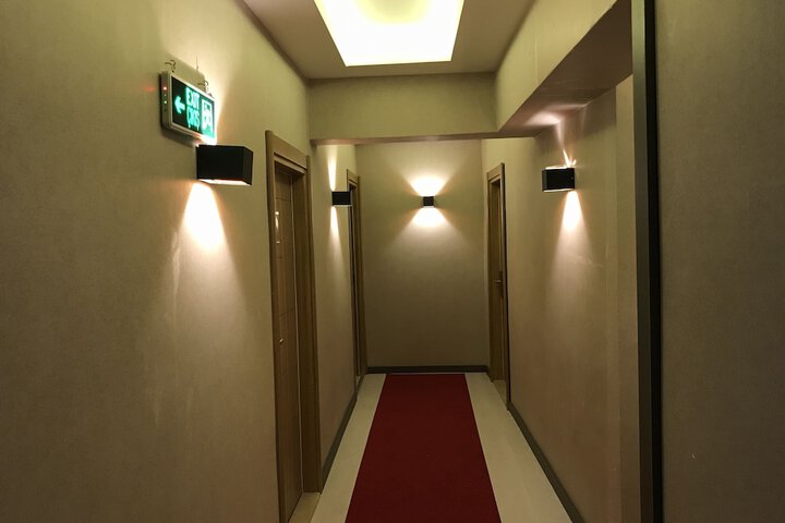 Ballroom/Hall 13 of 15
