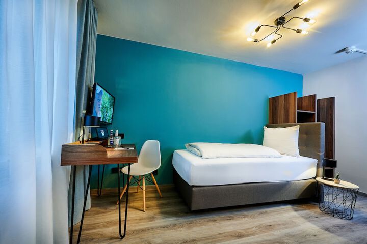 Room 21 of 76