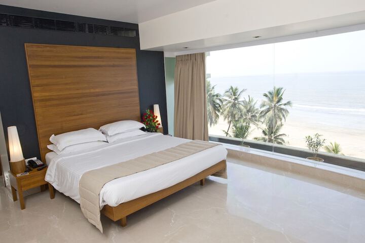 Room 9 of 63