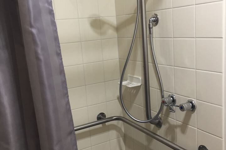 Room 30 of 42