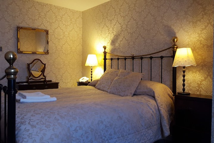 Room 7 of 37
