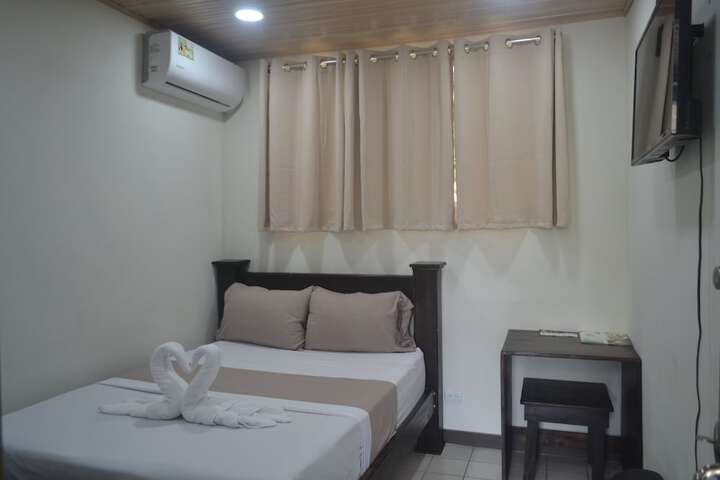Room 12 of 39