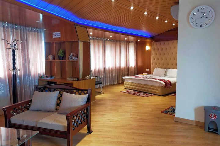 Room 15 of 44