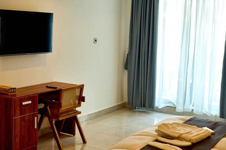 Room 37 of 144