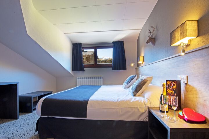 Room 3 of 48