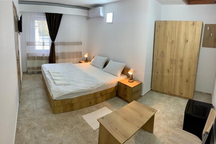 Room 10 of 35