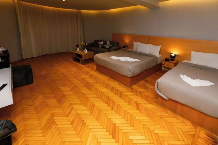 Room 81 of 227