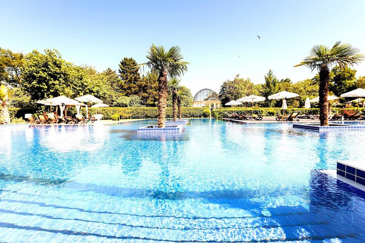 Pool Hotel
