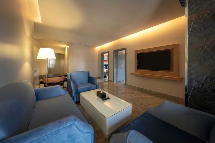 Room 16 of 32