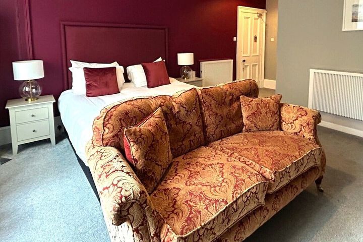 Room 33 of 158