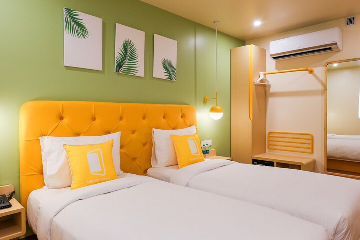 Room 16 of 32