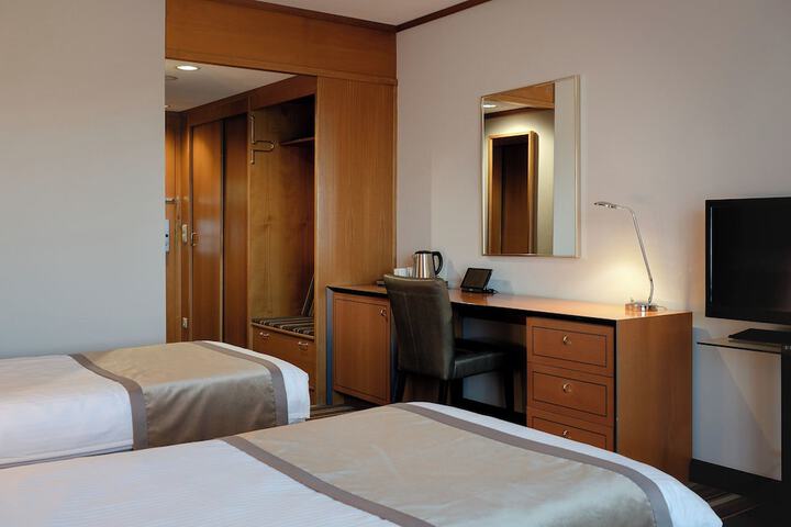 Room 14 of 78