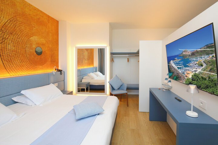 Room 61 of 221