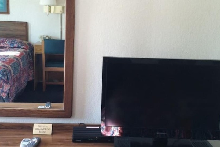 Room 2 of 15