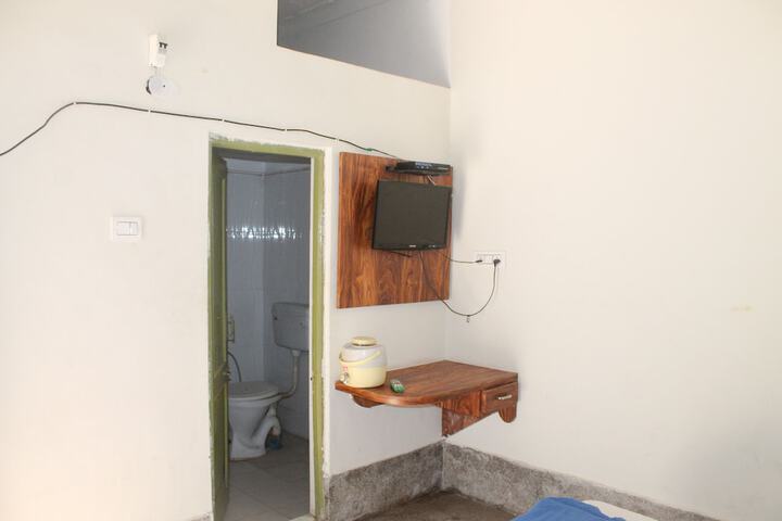 Room 33 of 62