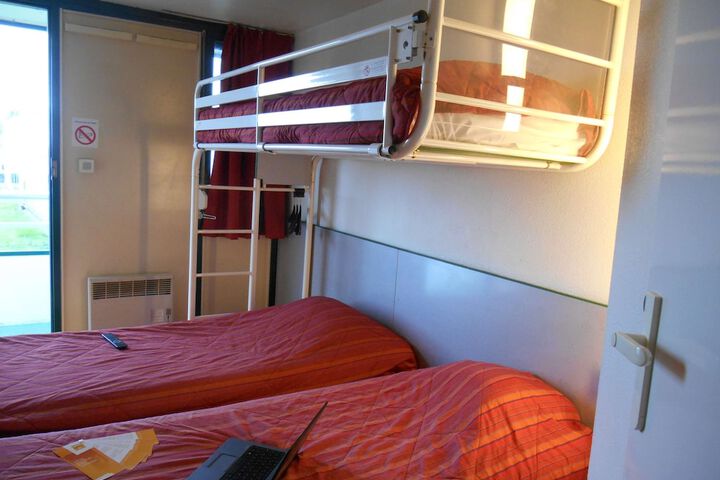 Room 4 of 41