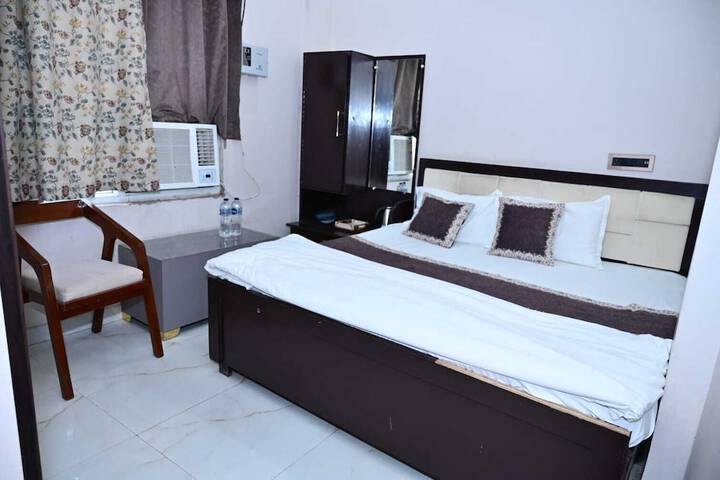 Room 14 of 44