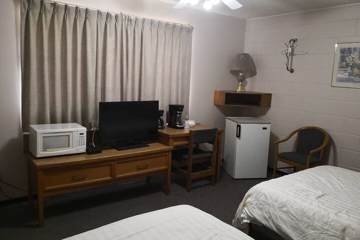 Room 5 of 11