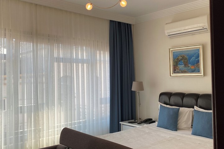 Room 26 of 85