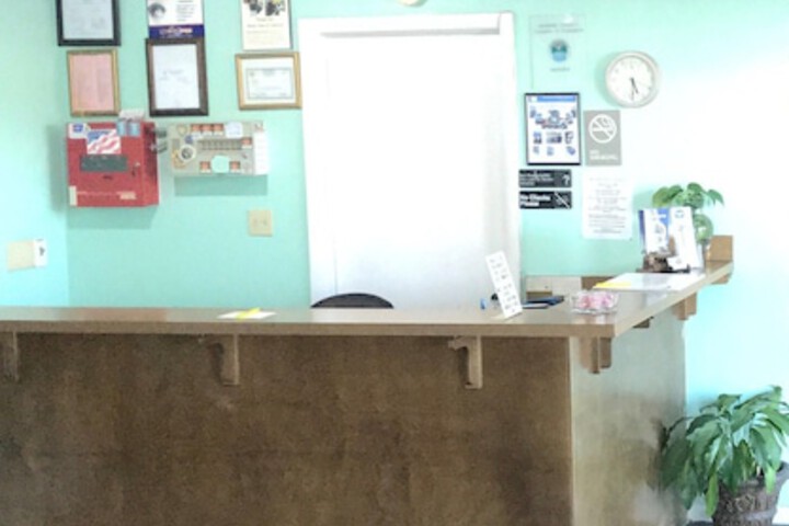 Check-in/check-out kiosk