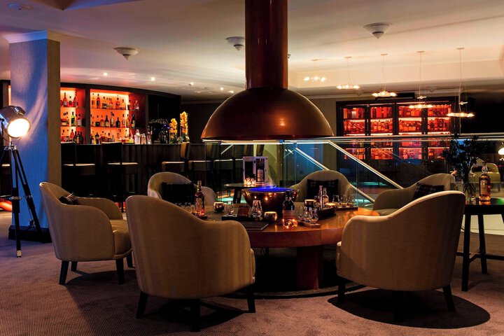 Lounge 86 of 113