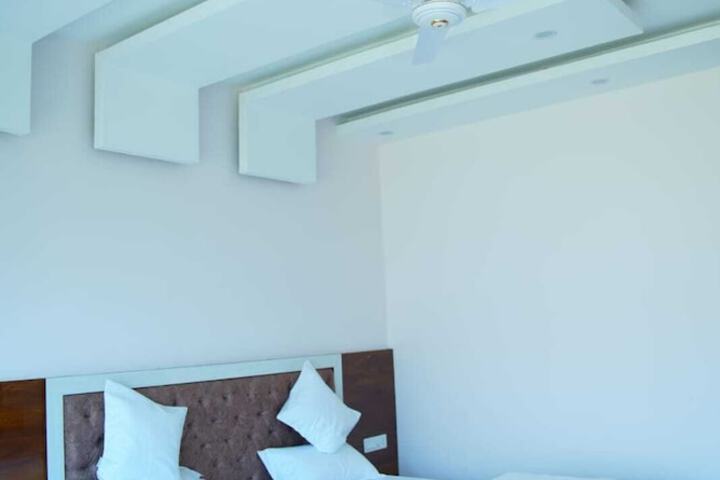 Room 15 of 35