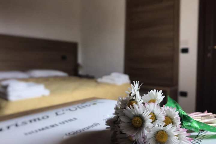 Room 3 of 27