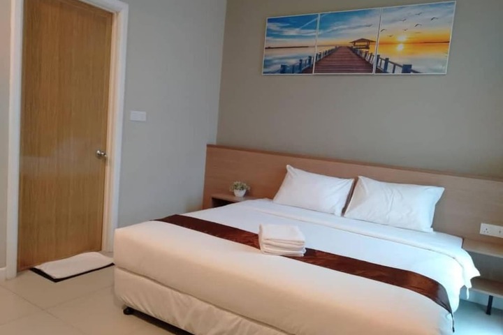 Room 34 of 63