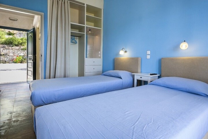 Room 7 of 84