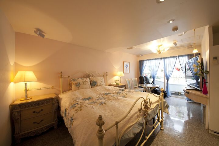 Room 14 of 60