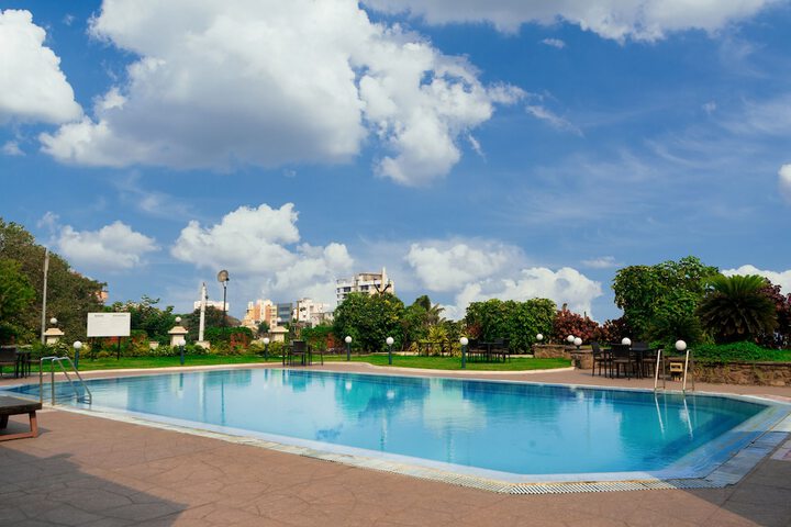 Pool Hotel