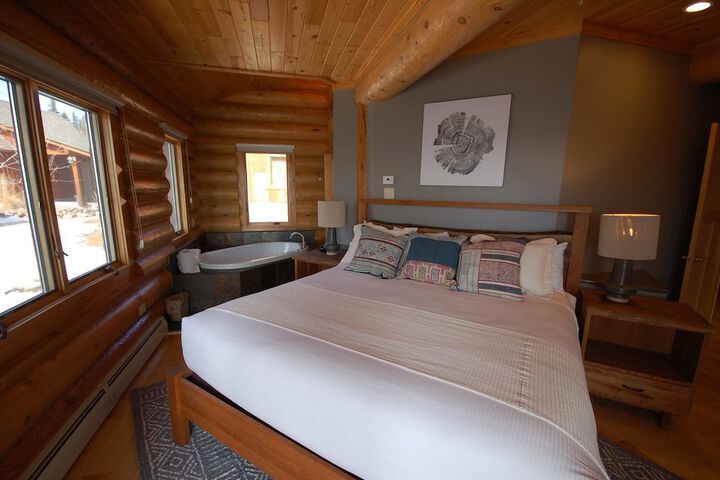 Room 4 of 35