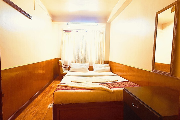 Room 26 of 37