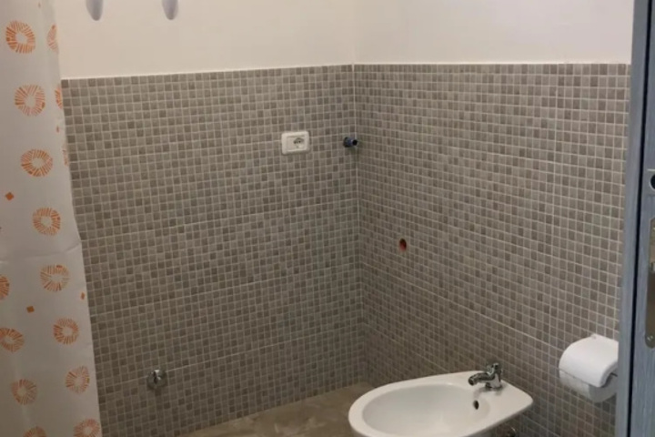 Room 8 of 14
