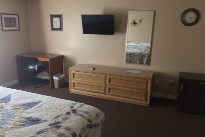 Room 11 of 32