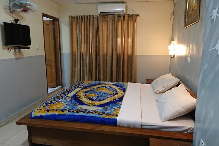Room 40 of 67
