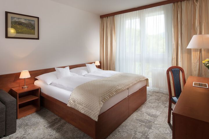 Room 10 of 45